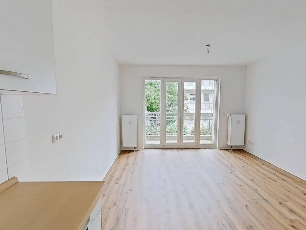 ** Helle 2-Zimmer-Wohnung mit BALKON und EBK in Stötteritz **