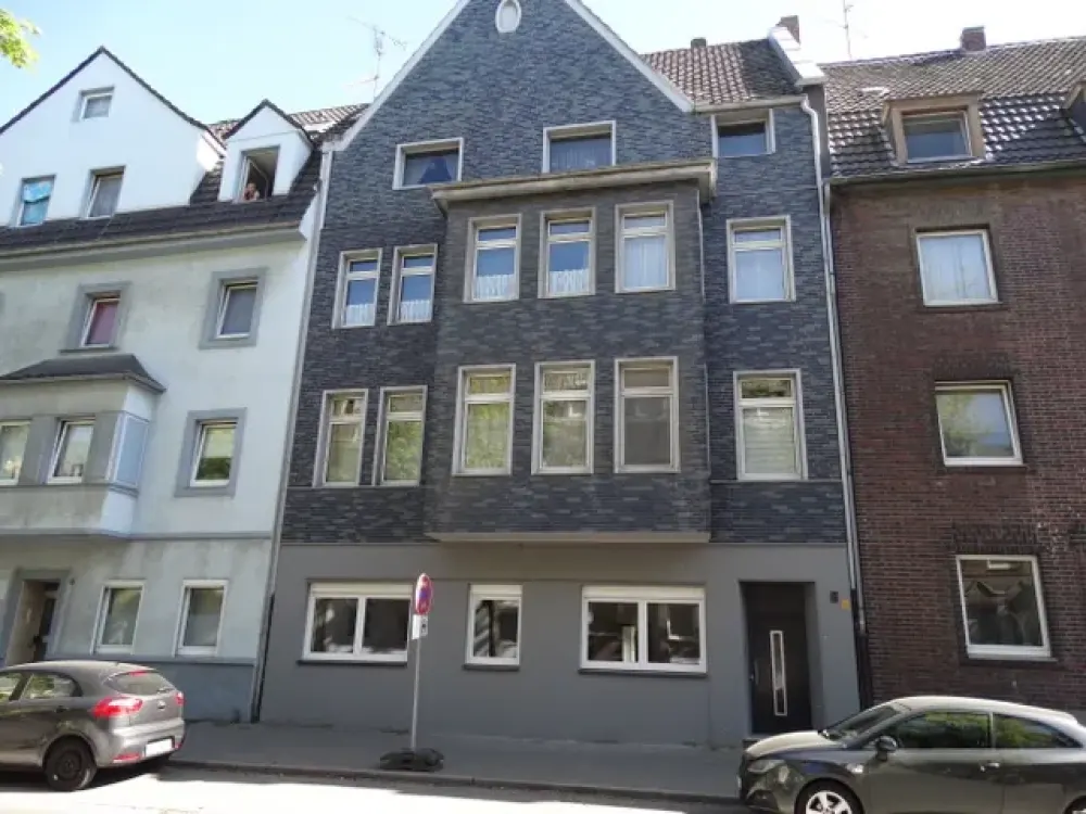 Leben & Arbeiten in einem Hinterhof-Loft mit großzügigem privaten Innenhof / Stadtgrenze Düsseldorf