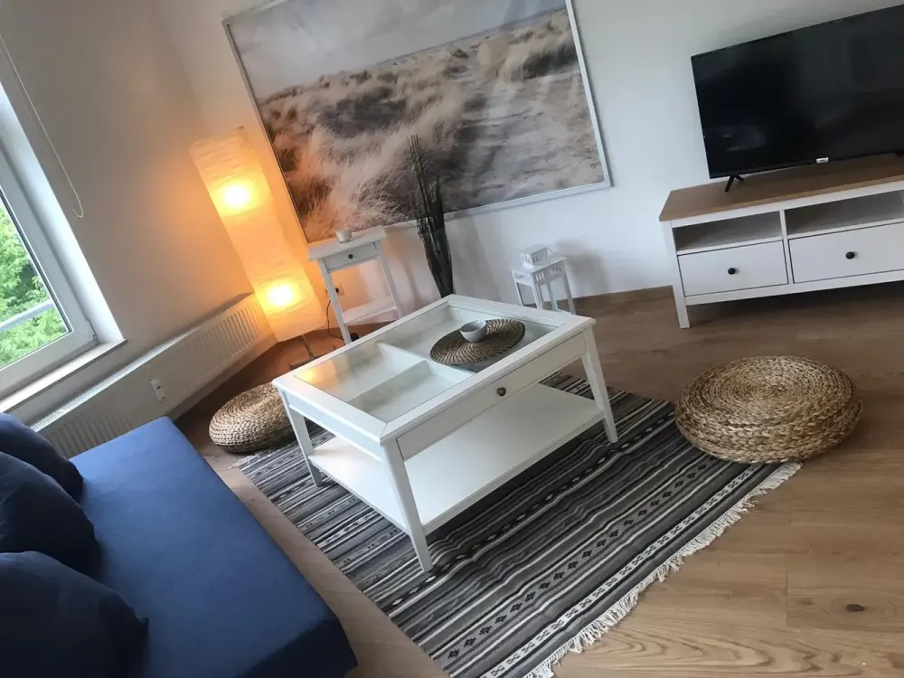 Möbliertes, helles & ruhiges Apartment - Balkon & Top-Anbindung zwischen Adlershof und Fh. BER