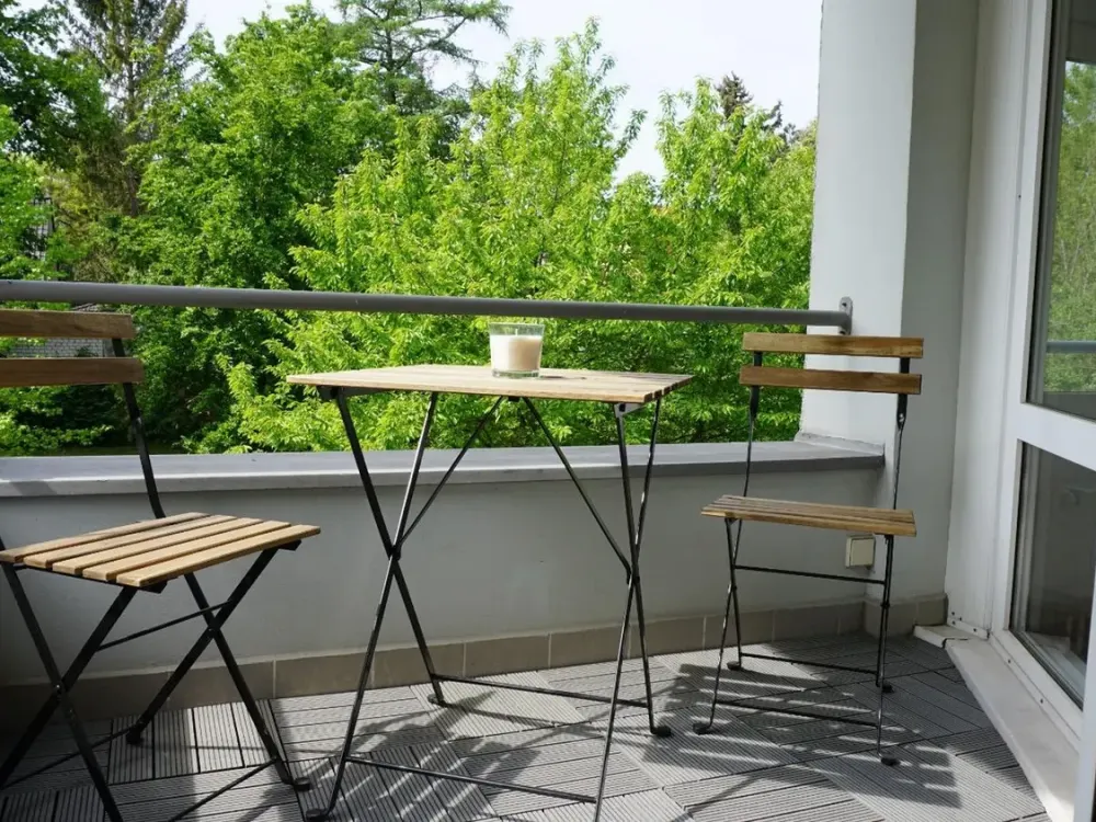 Möbliertes, helles & ruhiges Apartment - Balkon & Top-Anbindung zwischen Adlershof und Fh. BER