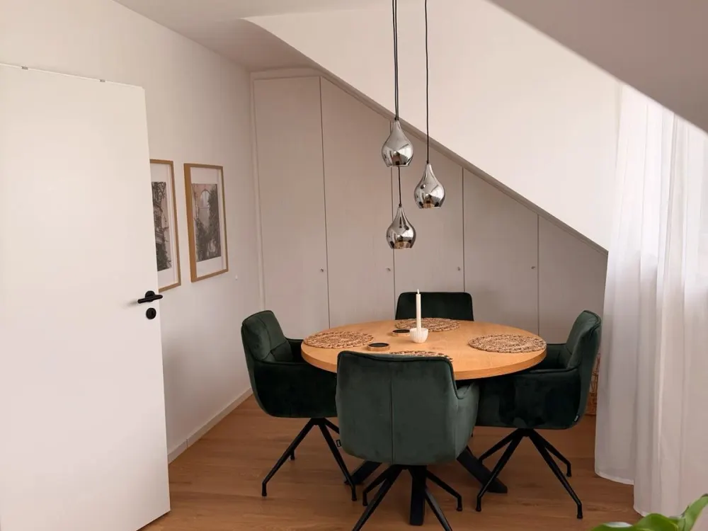 Nachmieter gesucht - helle 2-Zimmer-Dachgeschosswohnung + Balkon