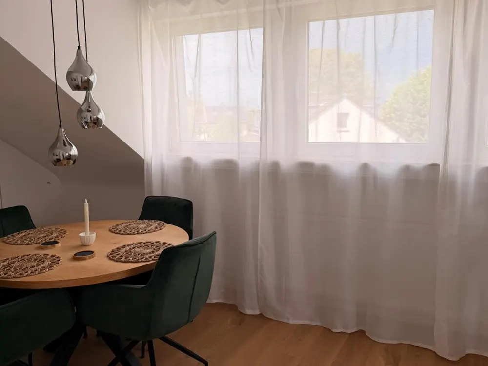 Nachmieter gesucht - helle 2-Zimmer-Dachgeschosswohnung + Balkon