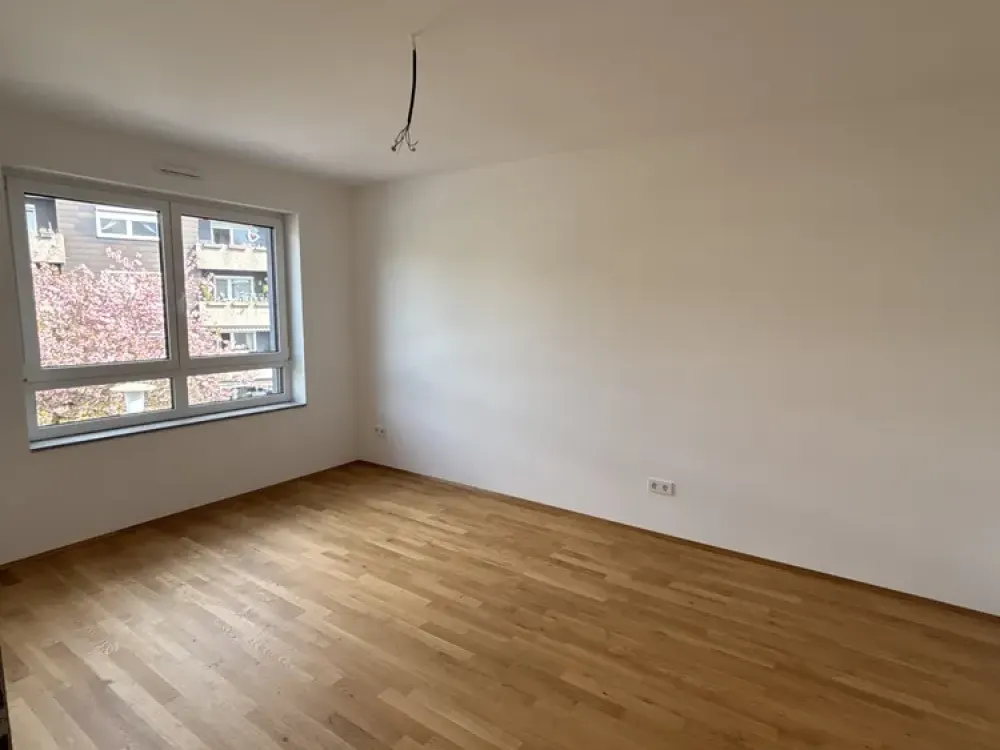 Exklusive Dachgeschosswohnung - Erstbezug mit 3-Zimmern, Süd-Balkon und Mieterstrom-PV