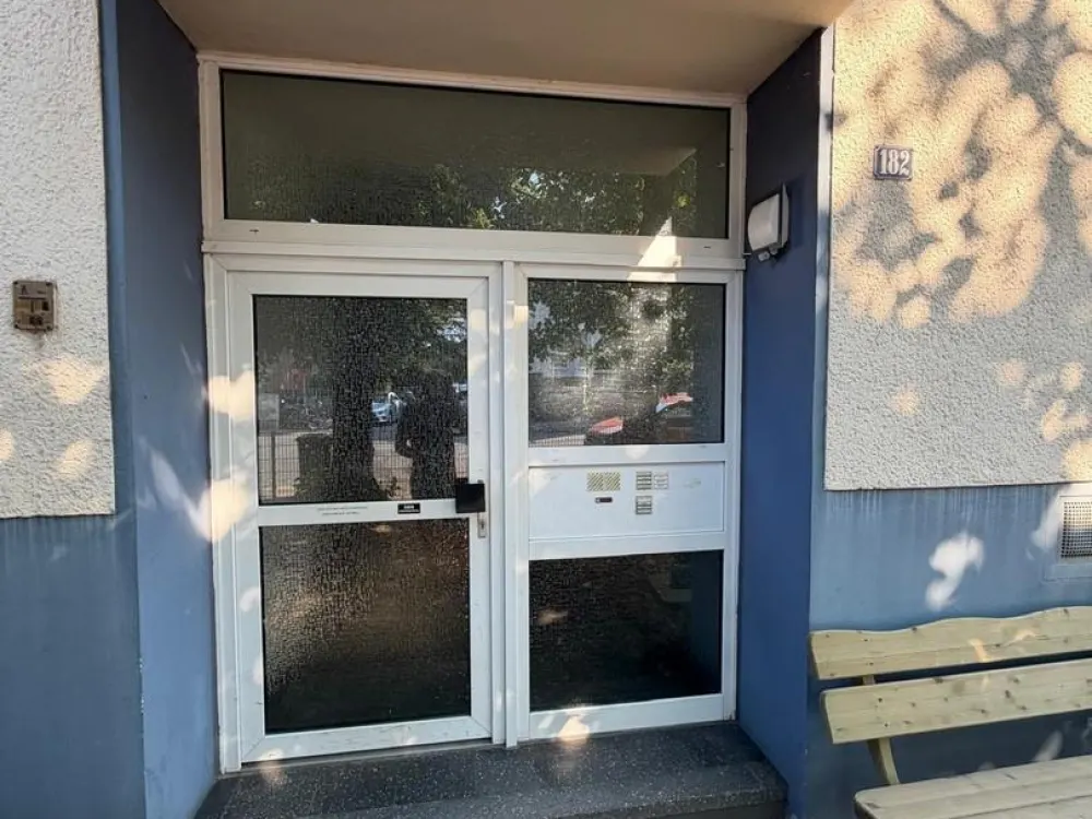 Helle Dachgeschosswohnung mit Einbauküche in zentraler Kölner Lage, provisionsfrei