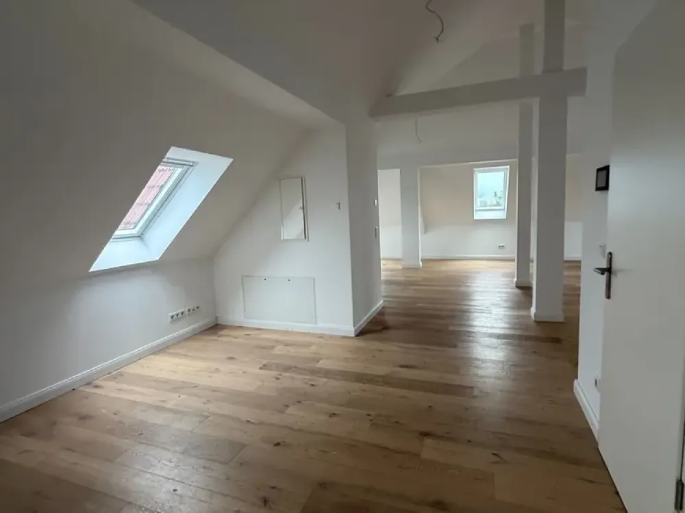1. Monat mietfrei - Penthouse-Flair Wohnung in Mahlsdorf