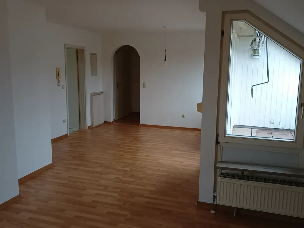 Zuhause mit 2 Zimmern in Erlangen, incl. Garagenstellpltz
