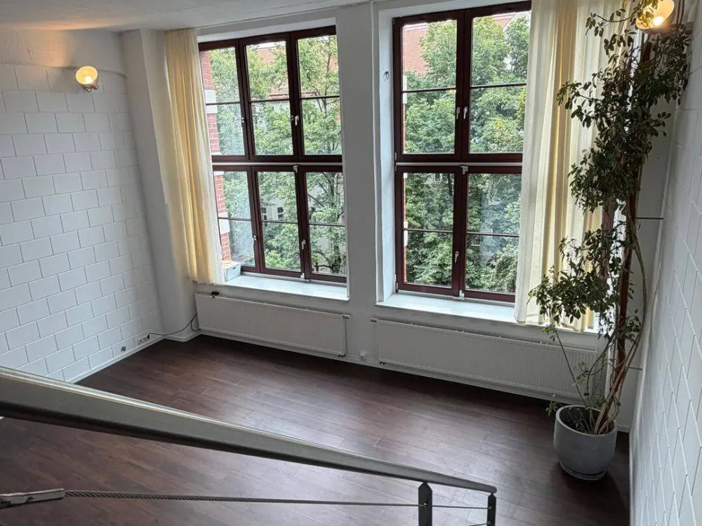 Galerie-Loft mit 5,50 m Raumhöhe und Bootsanleger, 4 Zimmer in den Buntgarnwerken Schleußig