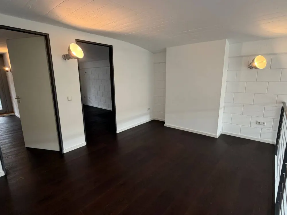 Galerie-Loft mit 5,50 m Raumhöhe und Bootsanleger, 4 Zimmer in den Buntgarnwerken Schleußig