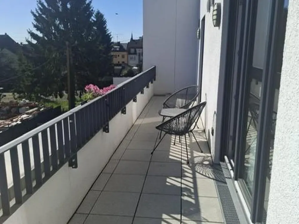 Neubau, helle gemütliche 2 Zi Penthousewohnung, Balkon, EBK, KfW40+