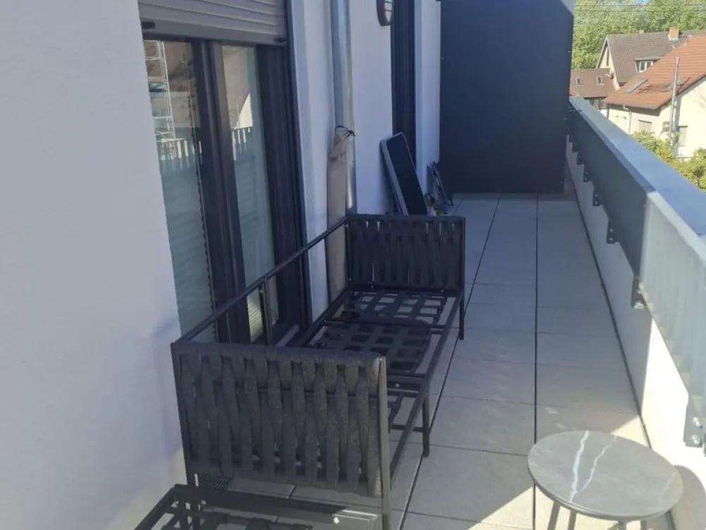 Neubau, helle gemütliche 2 Zi Penthousewohnung, Balkon, EBK, KfW40+