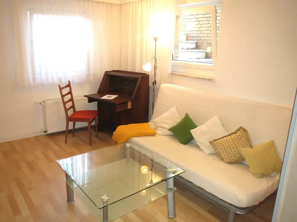 Möblierte 1 Zimmer-Wohnung, TV, WLAN, Reinigung, Stromkosten inkl., in Steinbach (Nähe Eschborn)