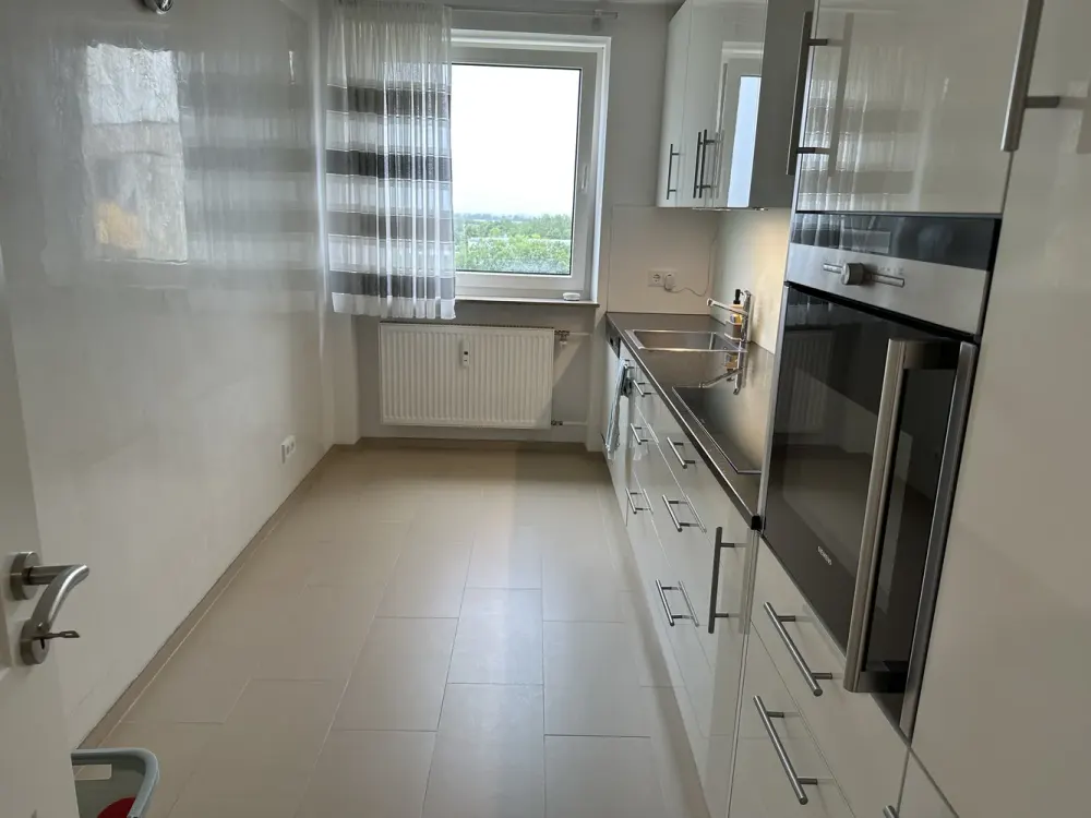 Hochwertig sanierte 3-Zimmerwohnung 84qm teilmöbliert in ruhiger Lage!