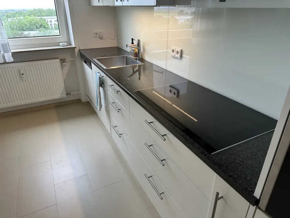 Hochwertig sanierte 3-Zimmerwohnung 84qm teilmöbliert in ruhiger Lage!