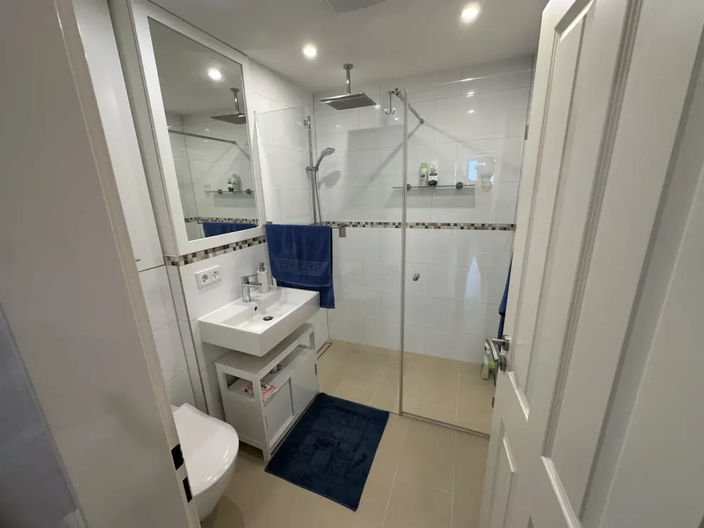 Hochwertig sanierte 3-Zimmerwohnung 84qm teilmöbliert in ruhiger Lage!