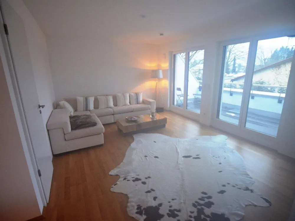 Gepflegt und großzügig: helle Dachgeschoss-Maisonette in Trudering