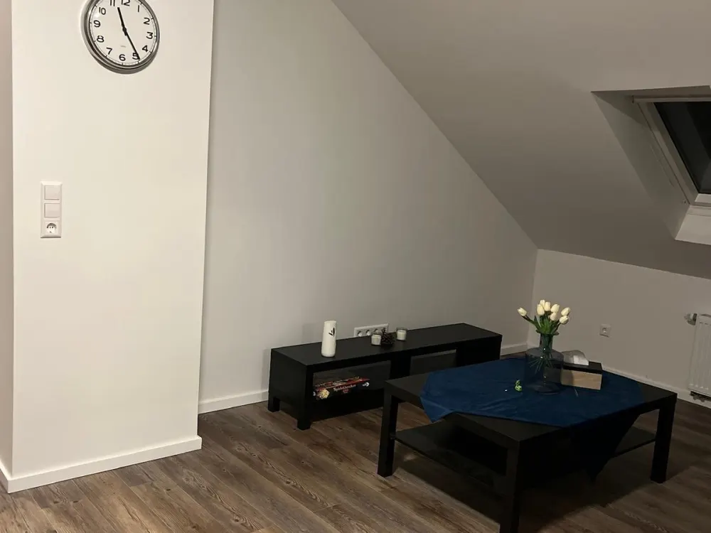 Sanierte 2-Zimmer Dachgeschoss-Wohnung zur Miete