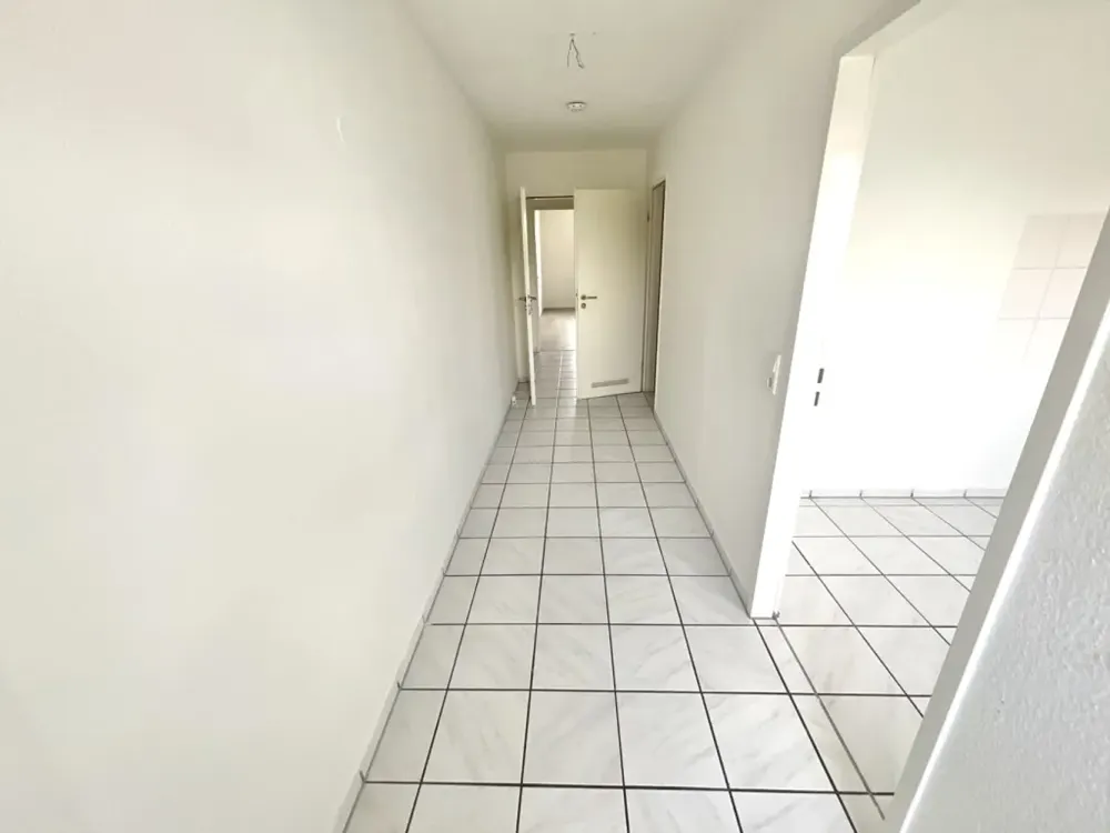 Helle und große 2 Zimmerwohnung