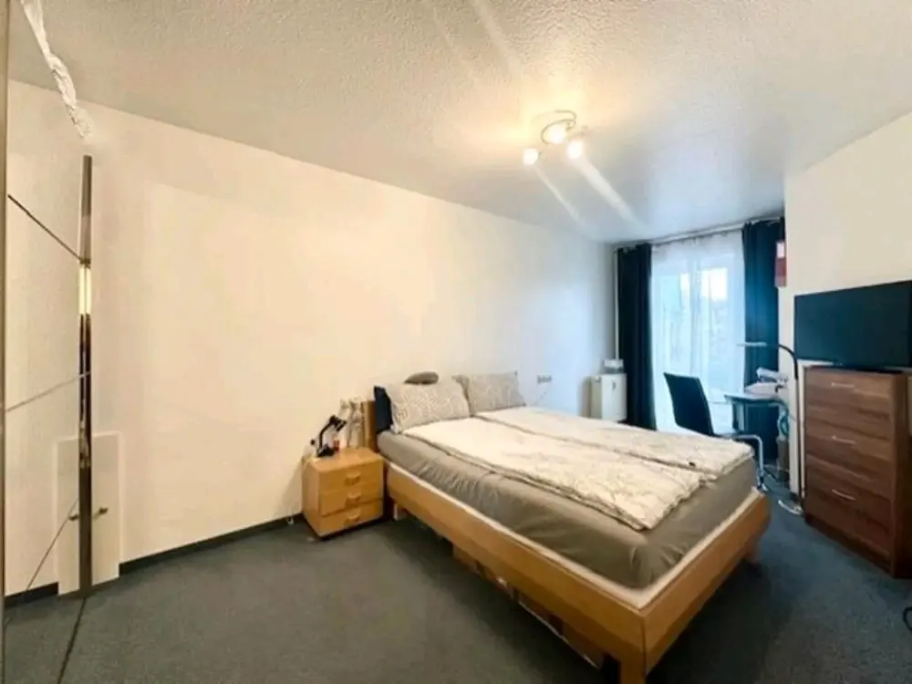 **Gepflegte 2-Zimmer-Wohnung mit Balkon & TG Stellplatz & Küche**