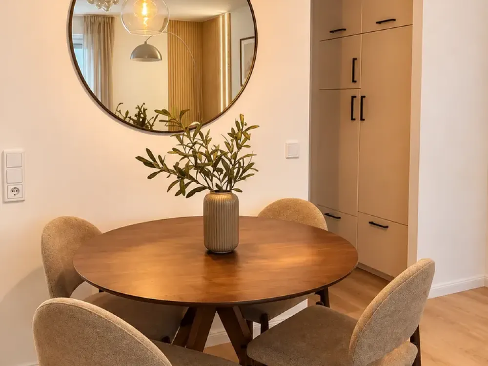 Stilvolle voll möblierte 2 Zimmer Wohnung in Top-Lage von Berg am Laim
