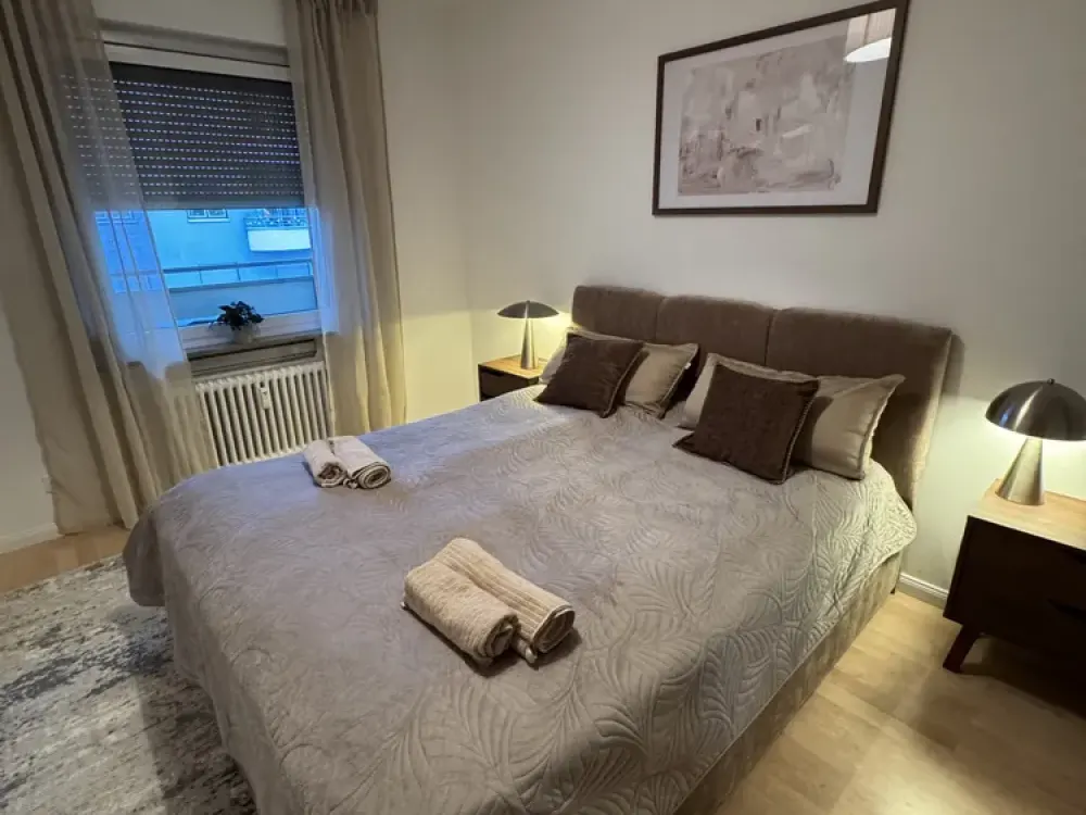 Stilvolle voll möblierte 2 Zimmer Wohnung in Top-Lage von Berg am Laim