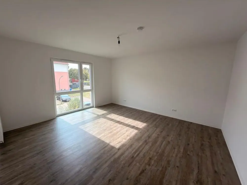 Einbauküche und Balkon: Neubau, nagelneu und komplett barrierefrei!
