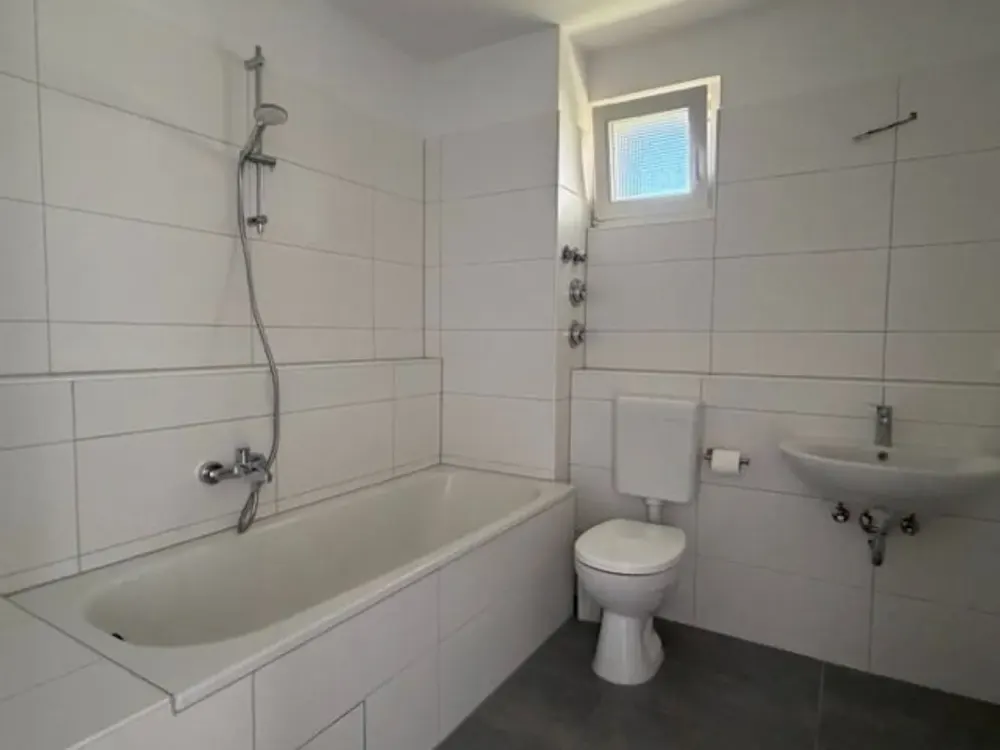 Erste gemeinsame Wohnung mit Dachterrasse!