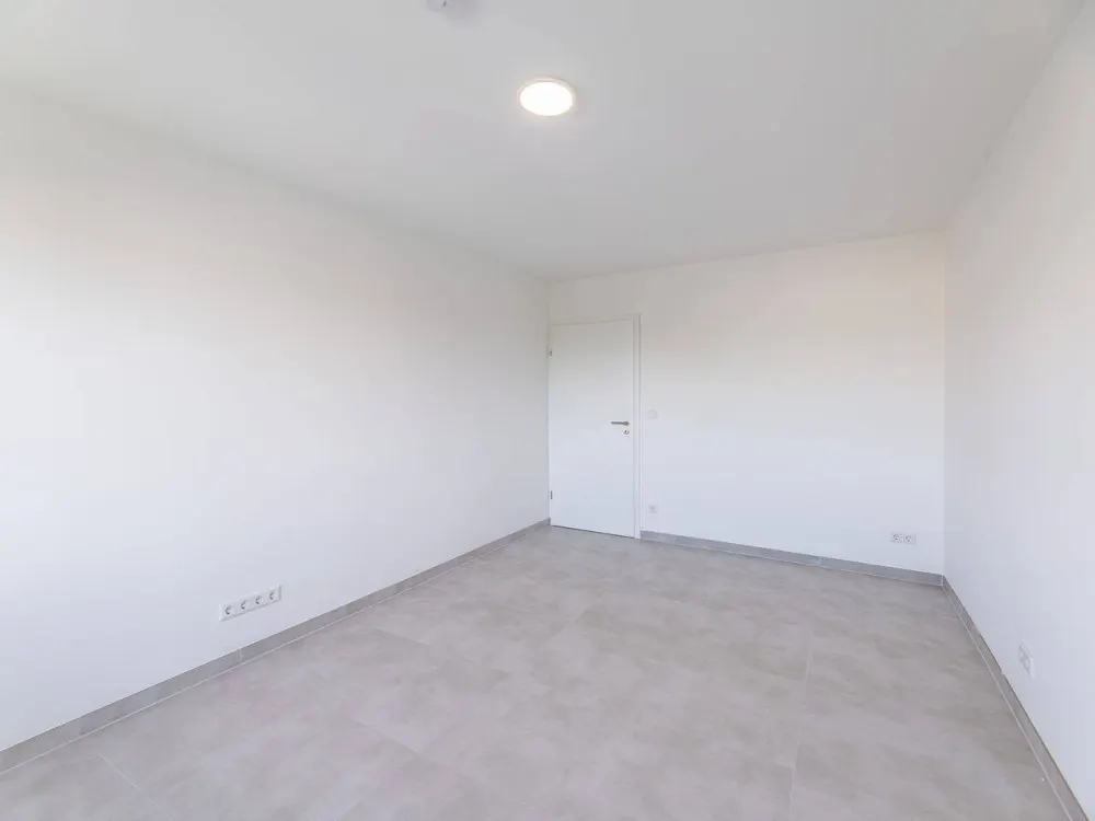 Erstbezug nach Sanierung - unmöblierte 3-Zimmer Wohnung mit Küche, Gäste-WC und 2 Balkonen