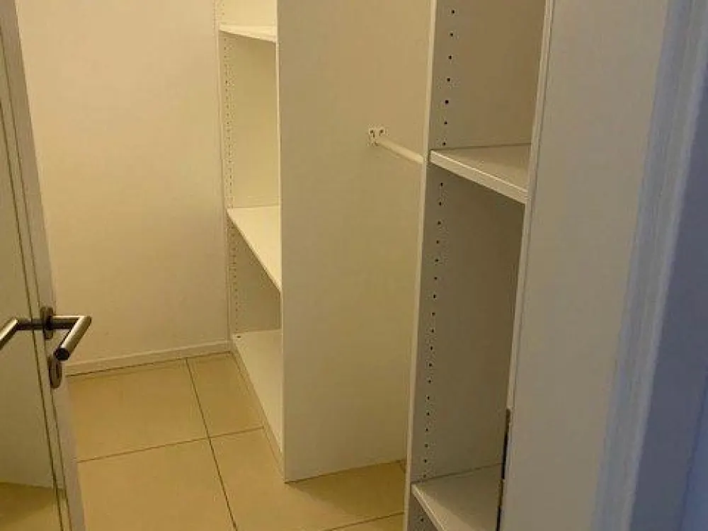 2 Zimmer Wohnung Küche Bad Balkon Schrankzimmer etc