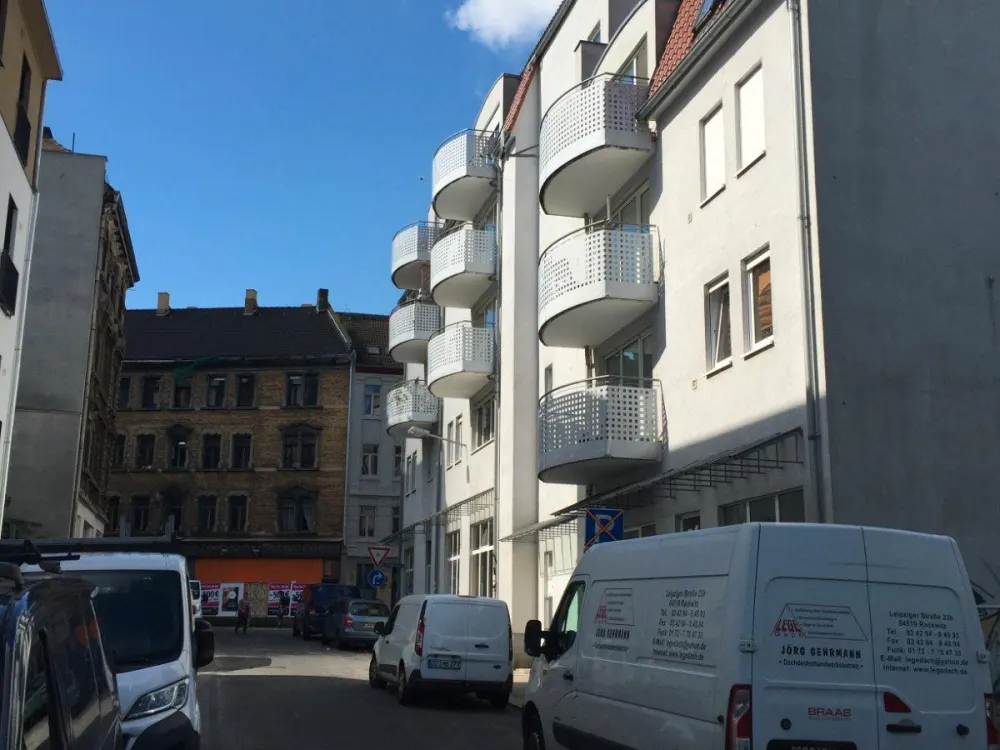 2 Zimmer Wohnung Küche Bad Balkon Schrankzimmer etc