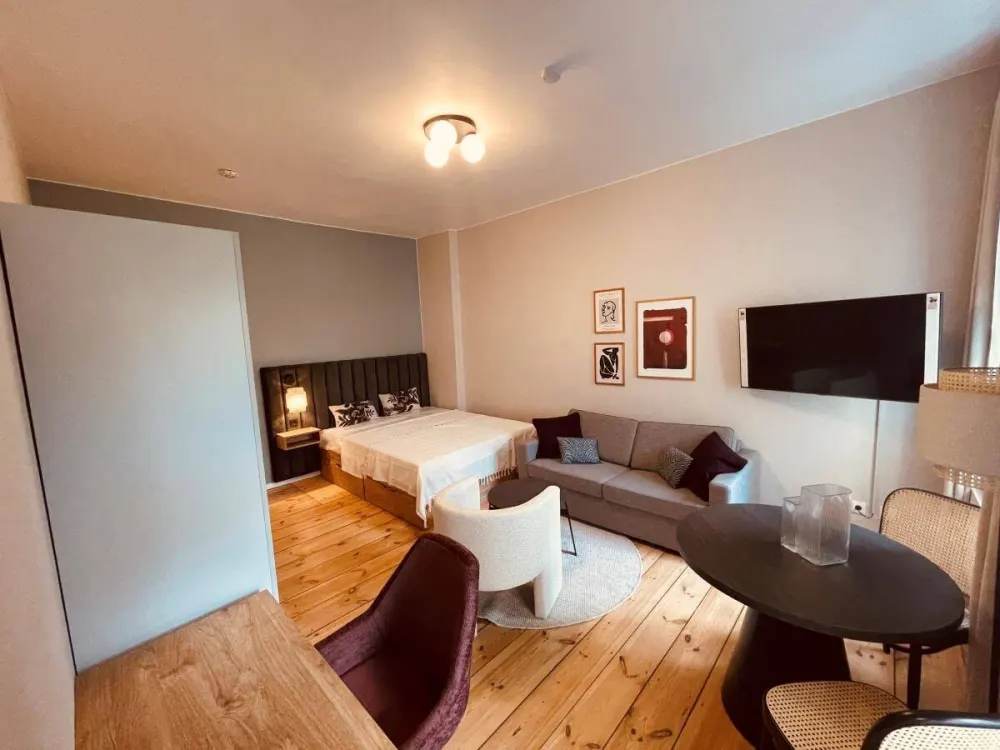MÖBLIERTES Apartment am Helmholtzplatz! FURNISHED apartment at popular Helmholtzplatz!
