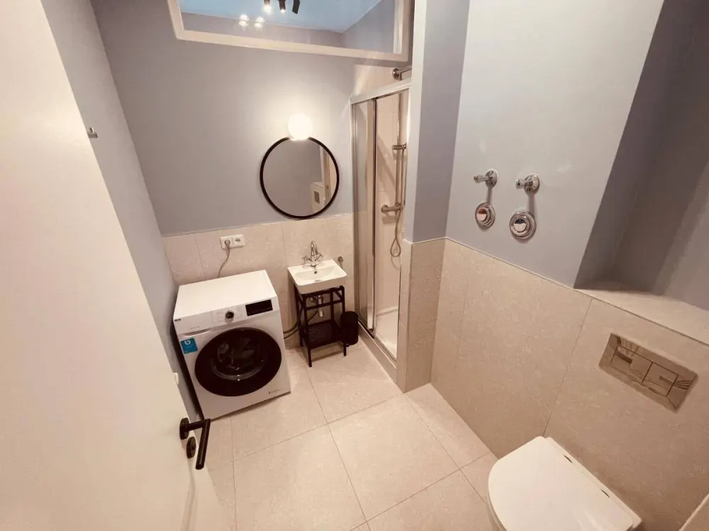 MÖBLIERTES Apartment am Helmholtzplatz! FURNISHED apartment at popular Helmholtzplatz!