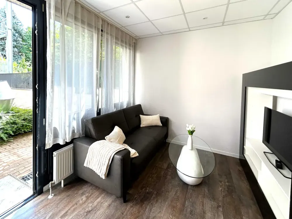 Geräumige 2-Zimmer-Wohnung, komplett ausgestattet, Niederrad