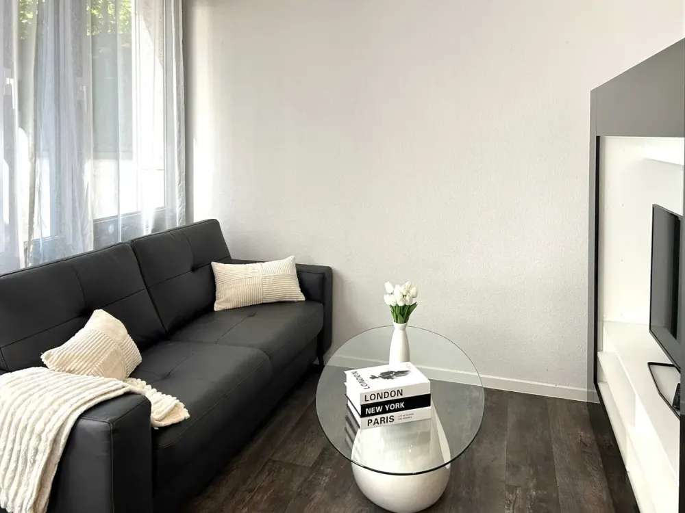 Geräumige 2-Zimmer-Wohnung, komplett ausgestattet, Niederrad