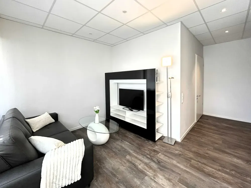 Geräumige 2-Zimmer-Wohnung, komplett ausgestattet, Niederrad