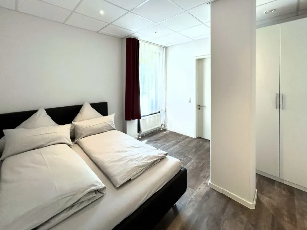 Geräumige 2-Zimmer-Wohnung, komplett ausgestattet, Niederrad