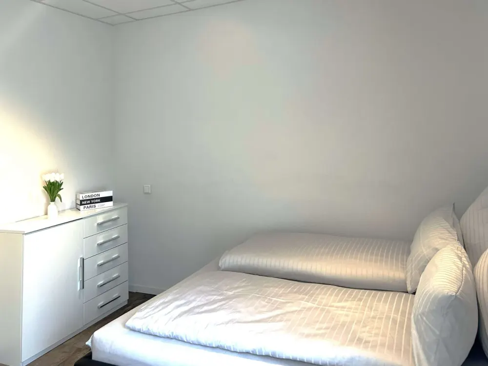 Geräumige 2-Zimmer-Wohnung, komplett ausgestattet, Niederrad