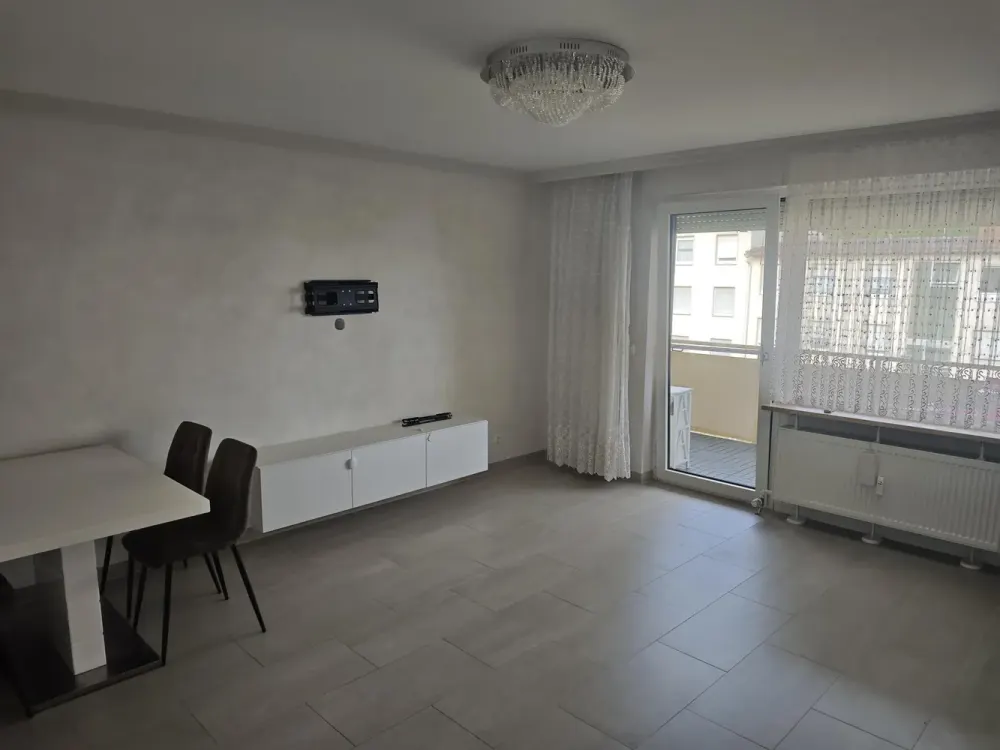 Teilmöblierte - helle und moderne 3 Zimmer Wohnung mit großem Balkon in ruhiger Lage von Bad Vilbel