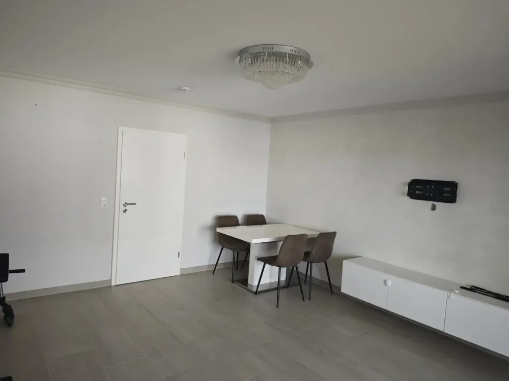 Teilmöblierte - helle und moderne 3 Zimmer Wohnung mit großem Balkon in ruhiger Lage von Bad Vilbel