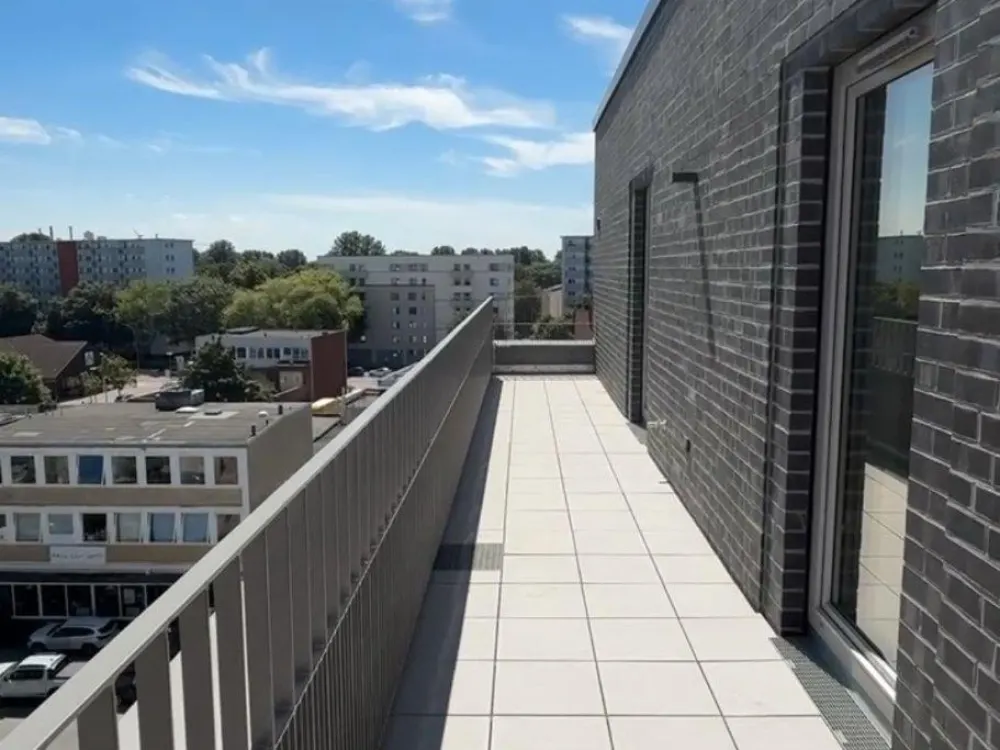 3-Room Penthouse with Roof Terrace in Rothenburgsort