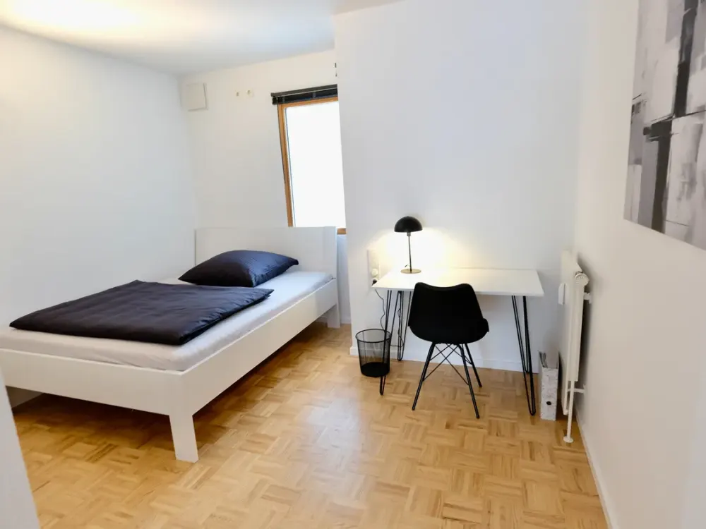 * Super schick möblierte 2-Zi-Wohnung mit XXL-Balkon * Nähe Marienplatz *