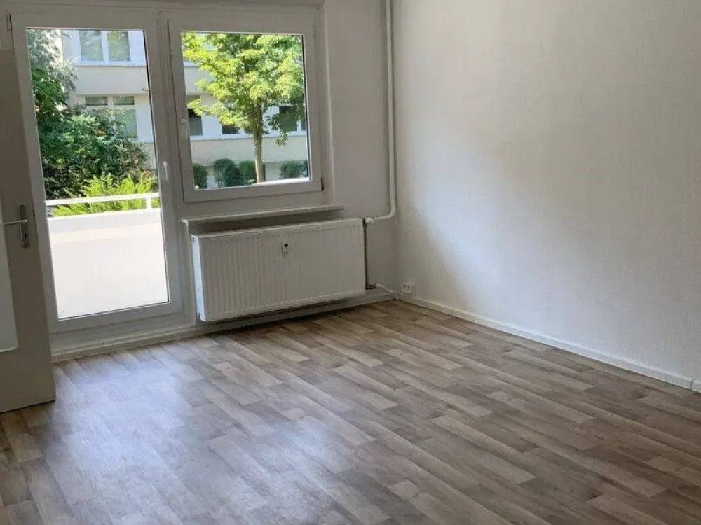 Gemütliche 2-Raumwohnung mit Balkon in Grünau-MItte
