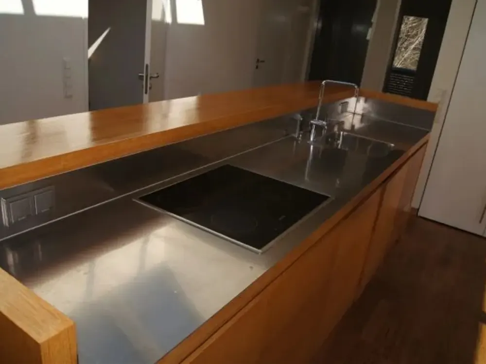 Moderne, lichtdurchflutete Dachgeschoss Wohnung mit Loft-Charakter in 2-Familienhaus - VON PRIVAT