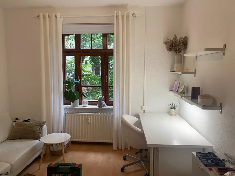 Schöne 2-Zimmer Wohnung in Leipzig mit EBK und Möbeln