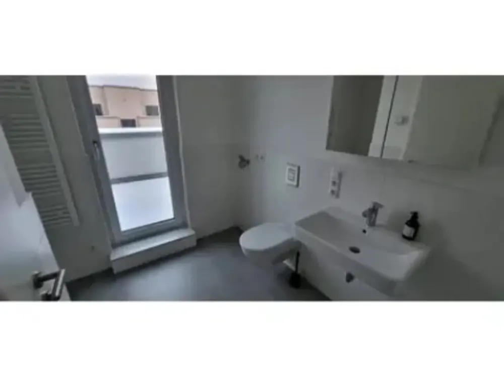 Neue gehobene helle 2-Zimmer-SG Wohnung mit Terrassen/Keller/Tiefgarage