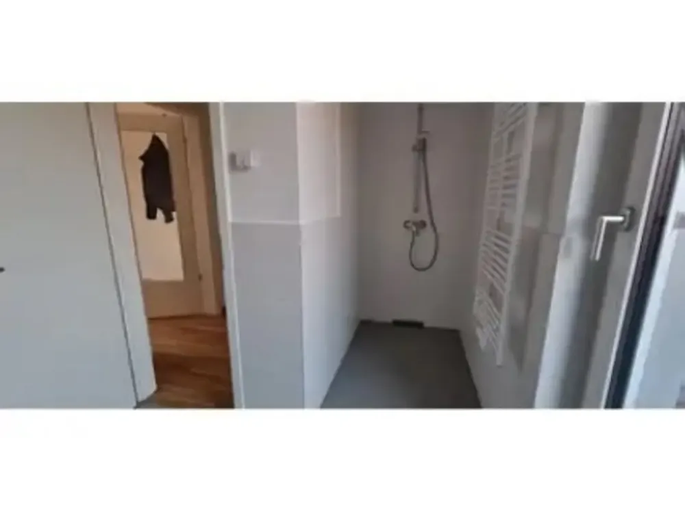 Neue gehobene helle 2-Zimmer-SG Wohnung mit Terrassen/Keller/Tiefgarage