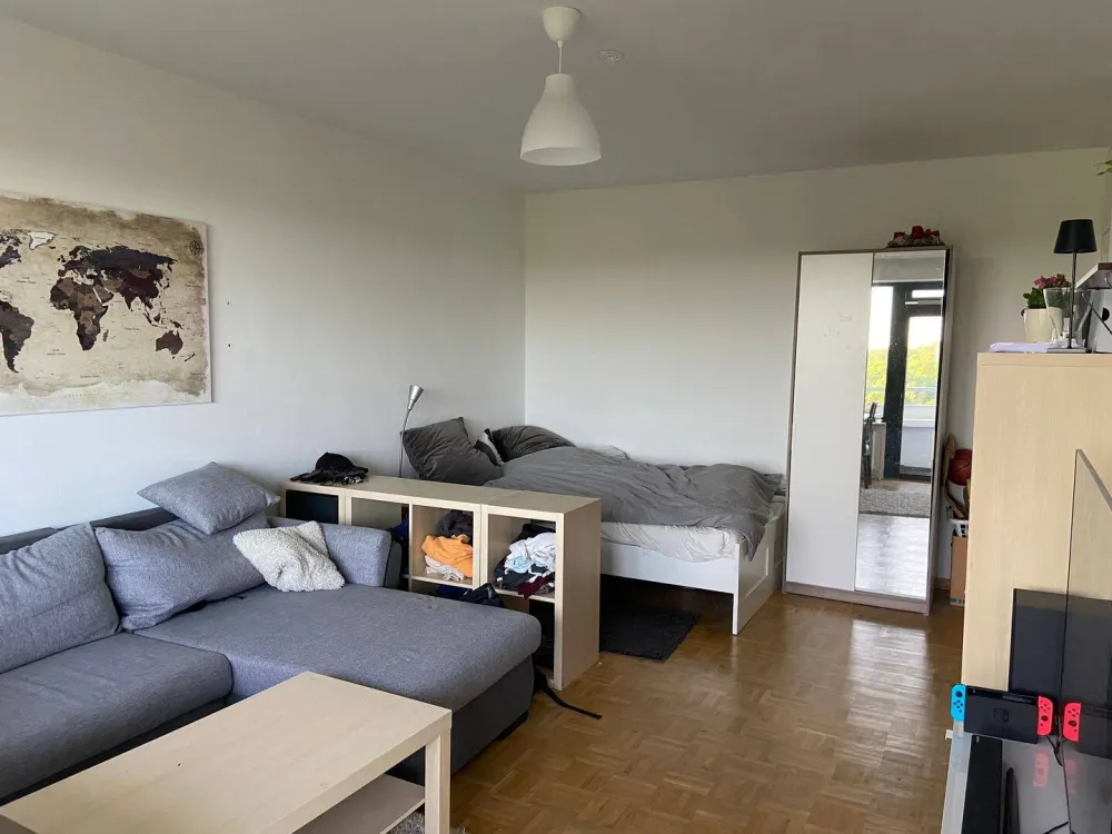 Südstadt/Bult, near TiHo: beautiful 1-room apartment with view, balcony, fitted kitchen, parquet and cellar compartment