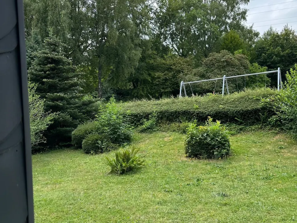 Hell 2 Zimmer Wohnung 80qm ab 1.10 mit Balkon
