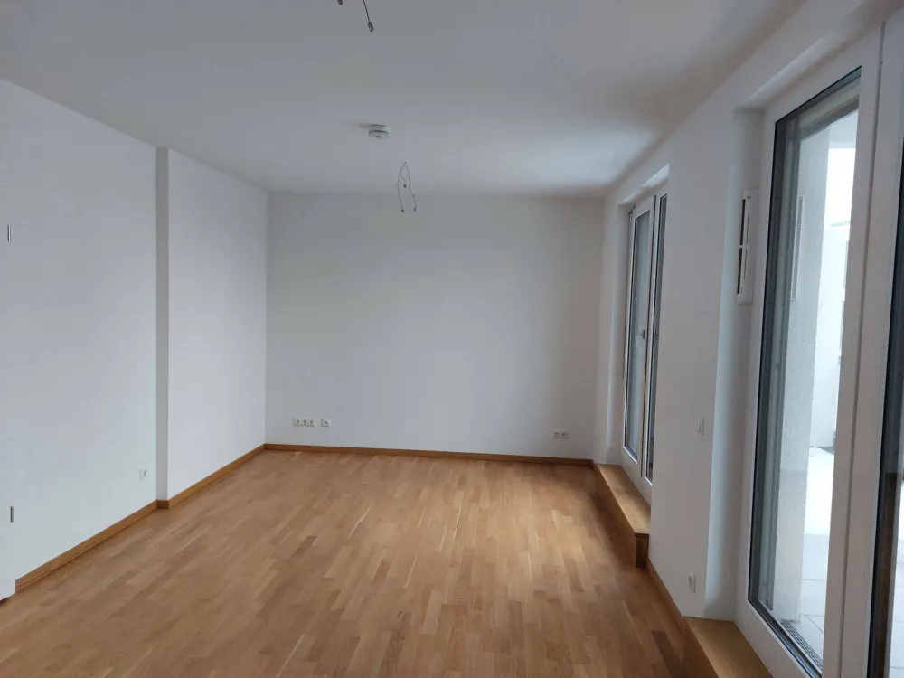 2-Zimmer-Wohnung mit 2 Balkonen und Blick über Dresden