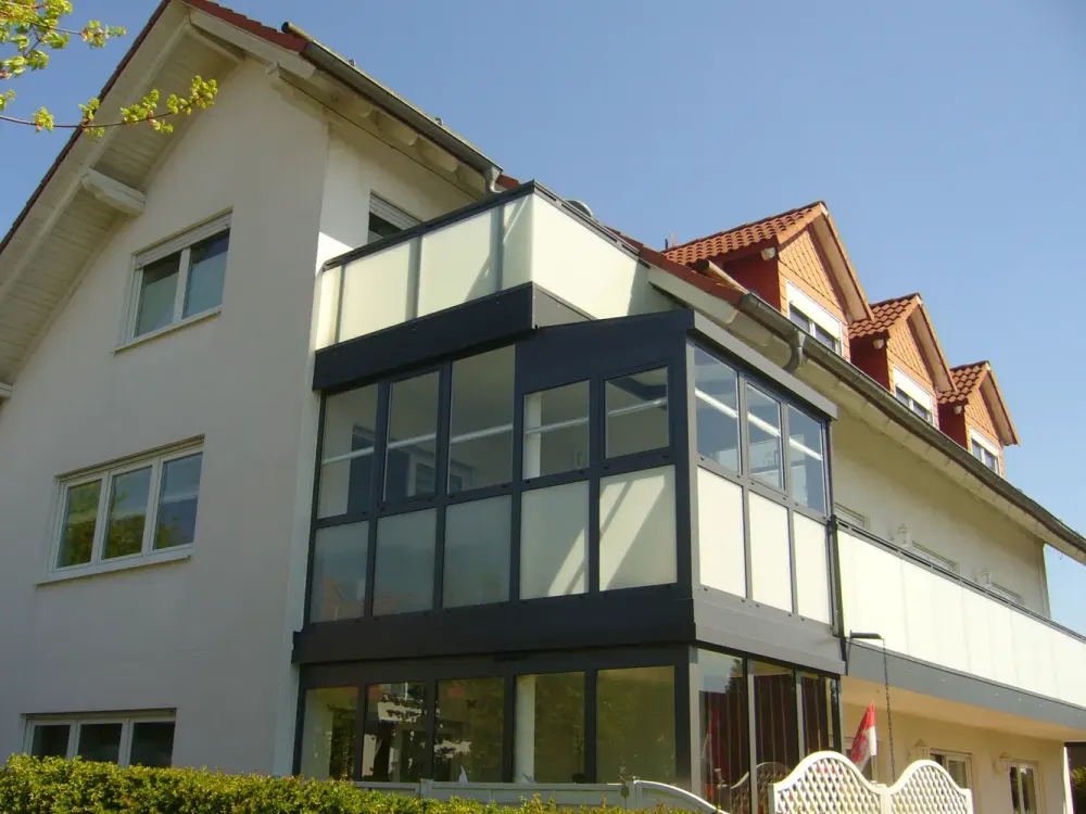 3,5-ZKB DG-Whg., Gäste-WC, Neue Einbauküche, Speisek., Glasfaser, Balkon Herkulesblick und Garten