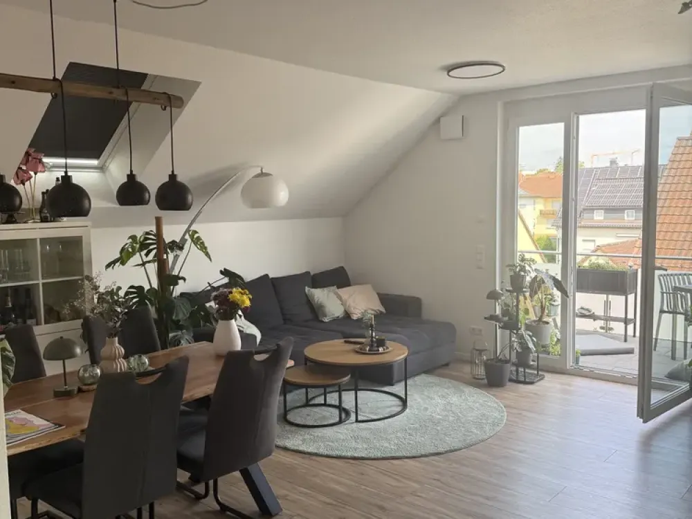 moderne 3-Zi-Wohnung | mit sehr großem Keller (Stellplatz mit e-Ladesäule)